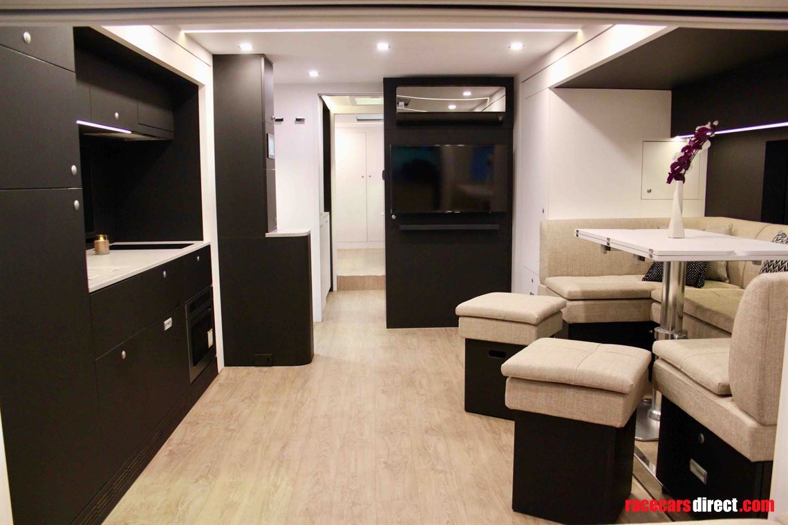 new-stx-motorhome-with-3-pop-outs