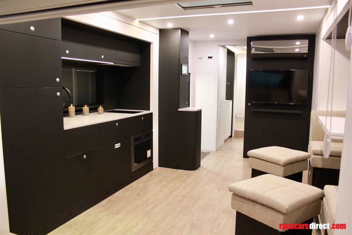 new-stx-motorhome-with-3-pop-outs