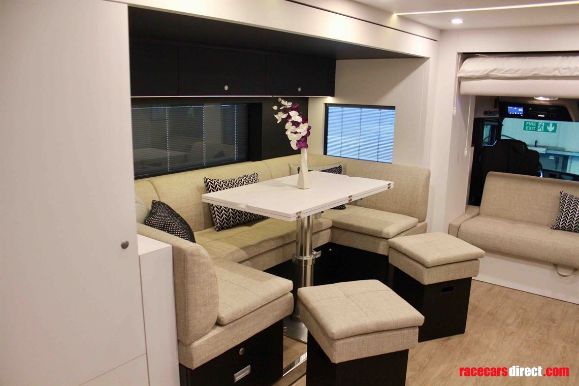 new-stx-motorhome-with-3-pop-outs