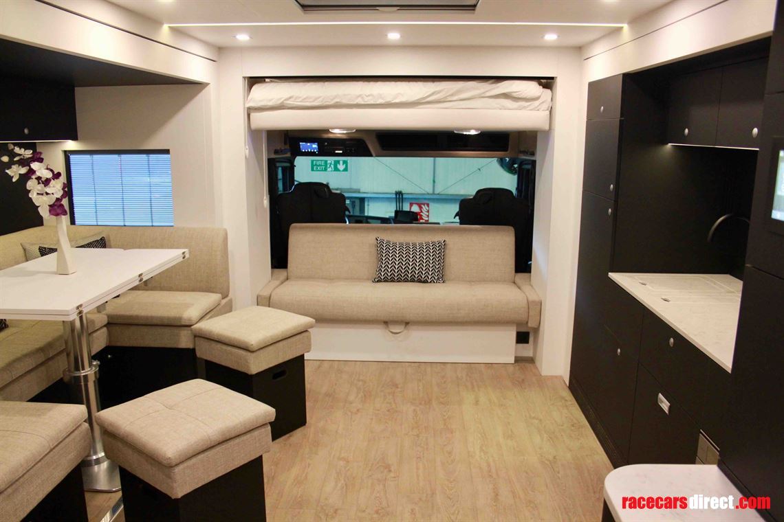 new-stx-motorhome-with-3-pop-outs
