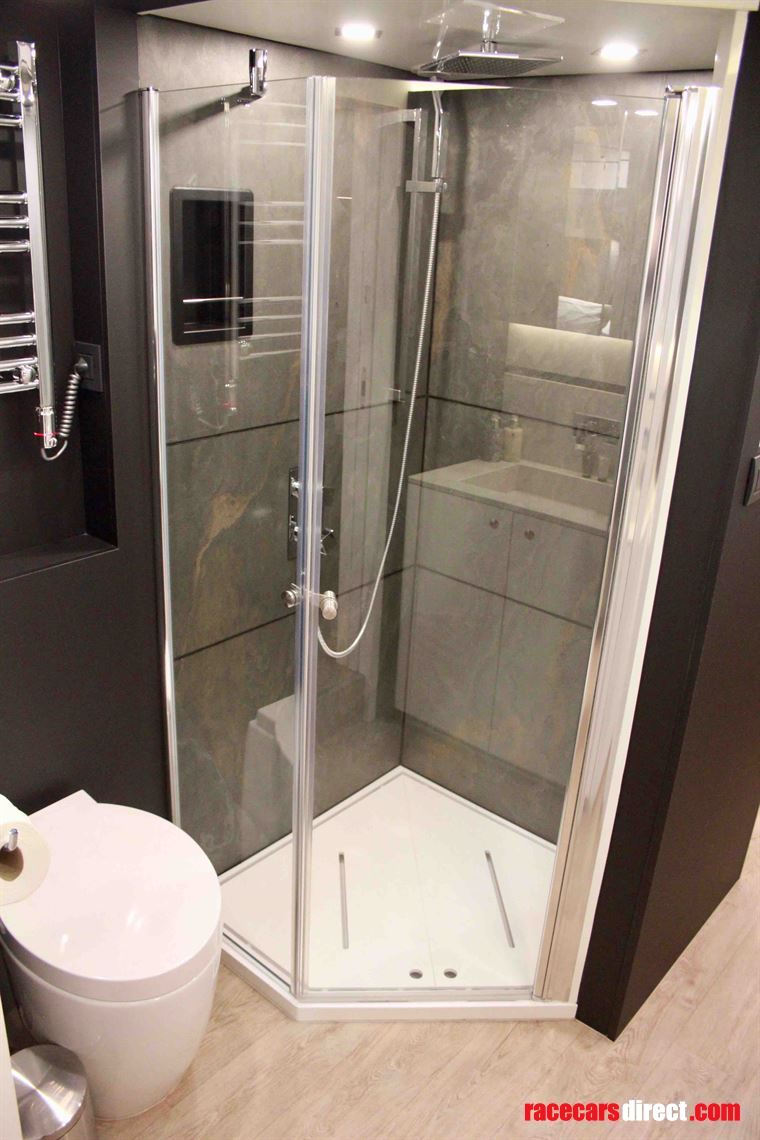 new-stx-motorhome-with-3-pop-outs