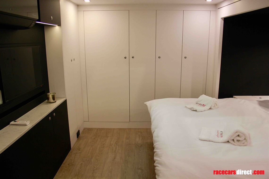 new-stx-motorhome-with-3-pop-outs