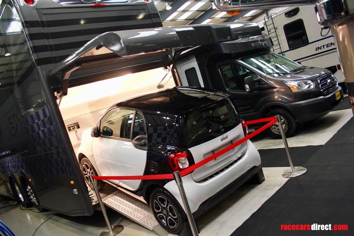 new-stx-motorhome-with-2-pop-outs-and-garage