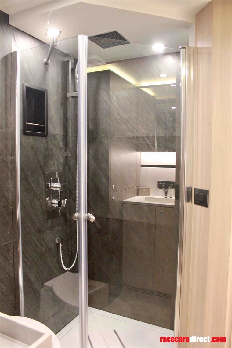 new-stx-motorhome-with-2-pop-outs-and-garage