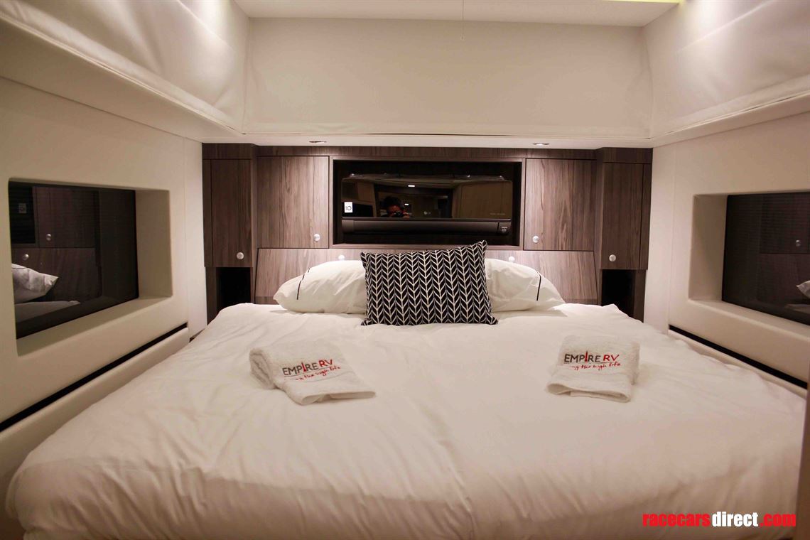 new-stx-motorhome-with-2-pop-outs-and-garage