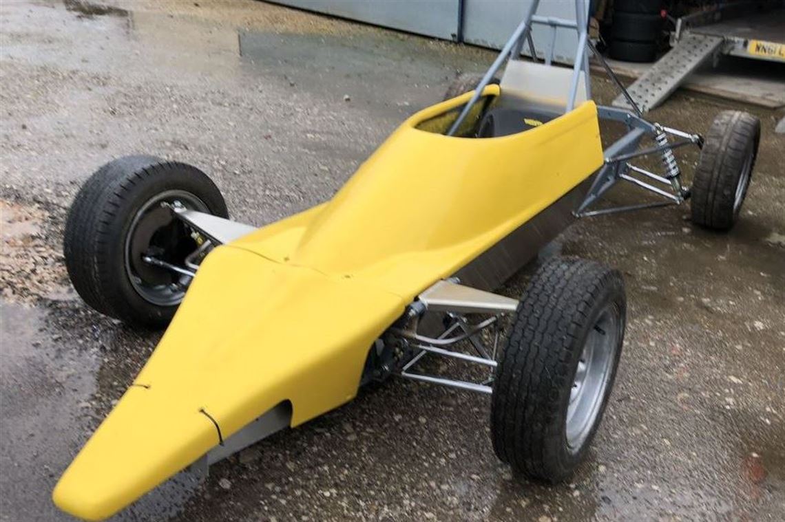 1976-hawke-dl15-formula-ford-rolling-chassis