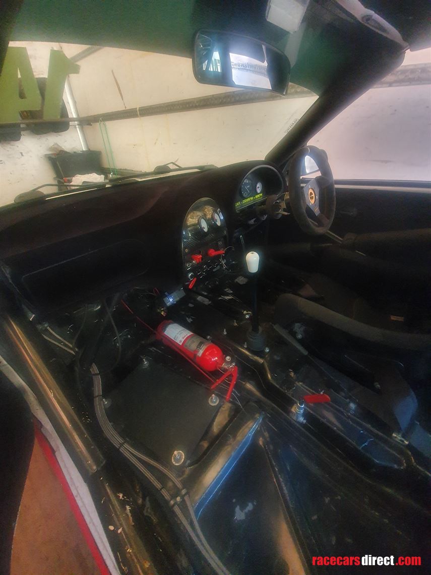 championship-winning-hot-hatch-saxo