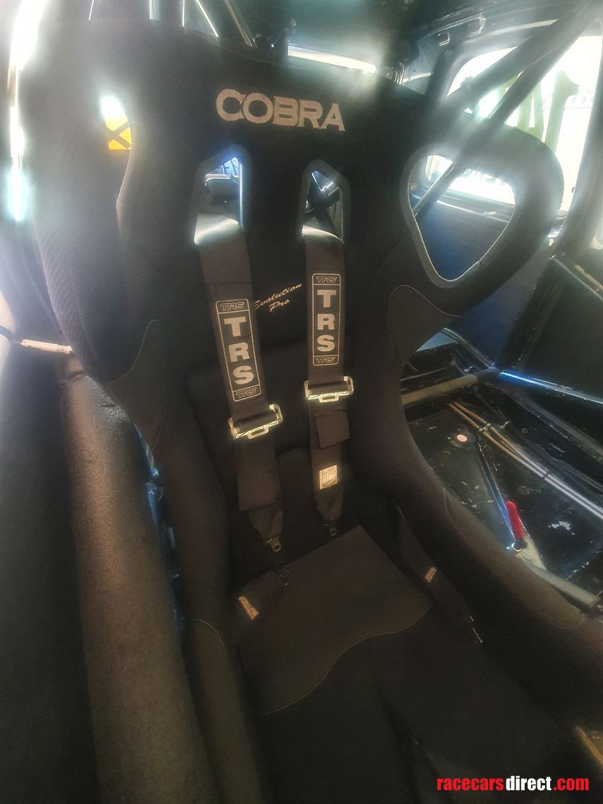 championship-winning-hot-hatch-saxo