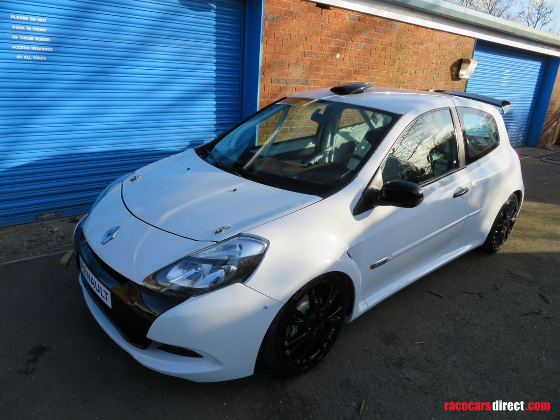 clio-cup-200-race-car