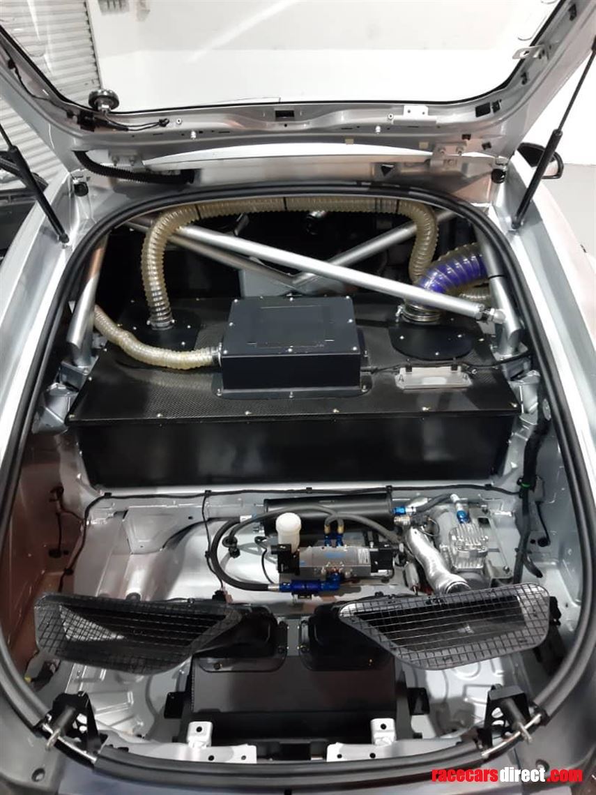 2018-mercedes-amg-gt4