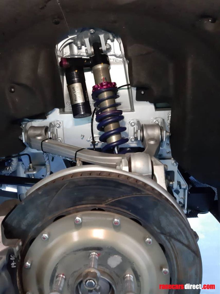 2018-mercedes-amg-gt4