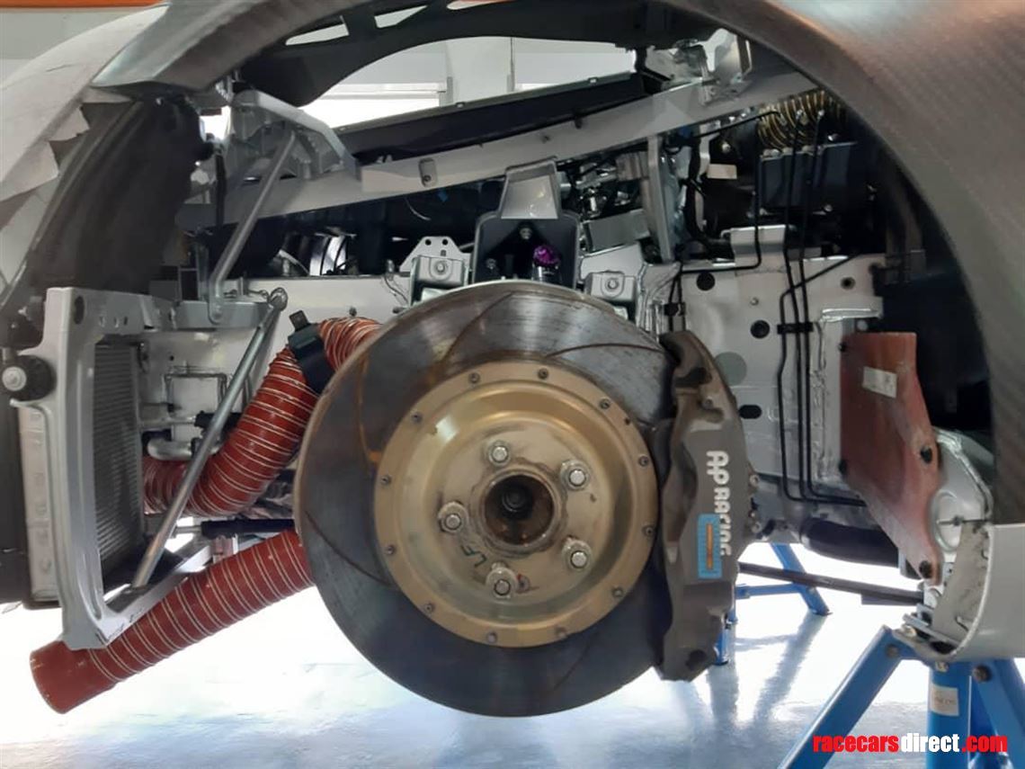 2018-mercedes-amg-gt4