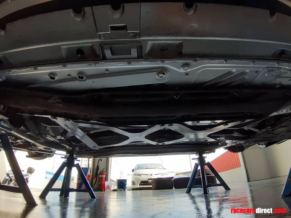 2018-mercedes-amg-gt4