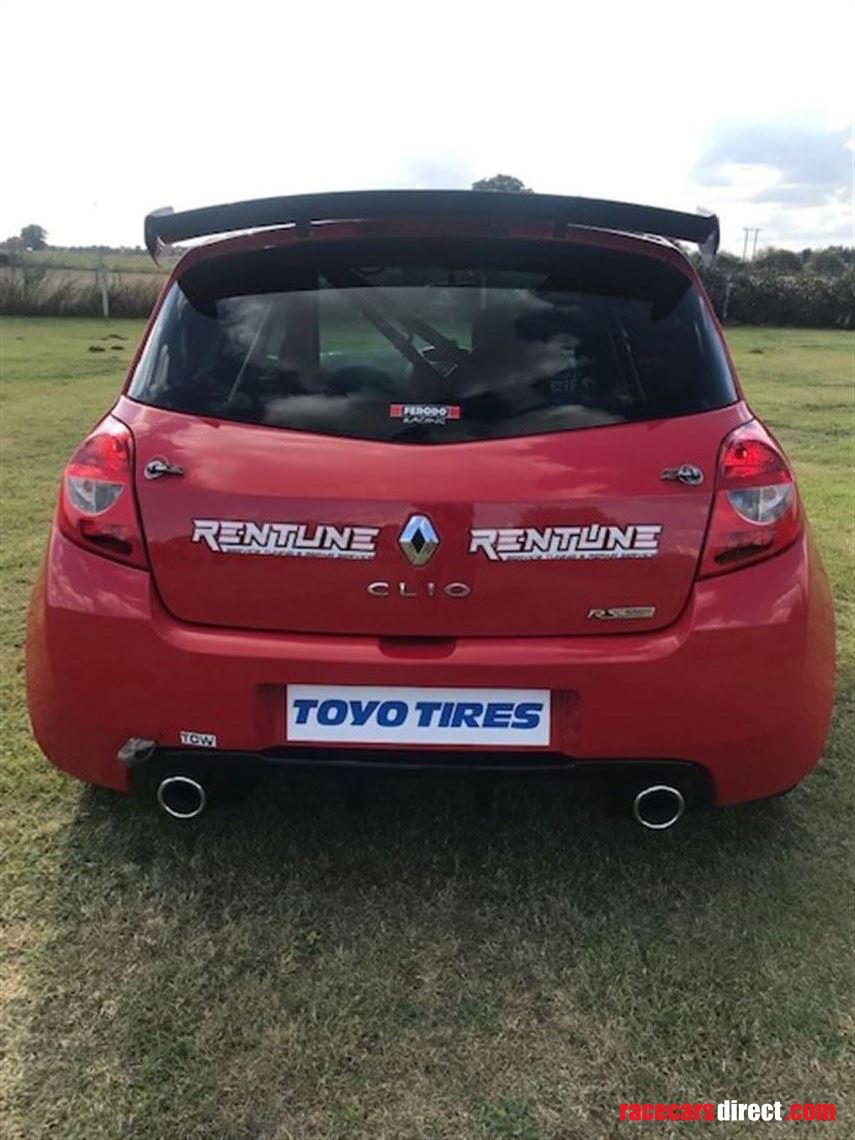 renault-clio-cup-racetrack-car