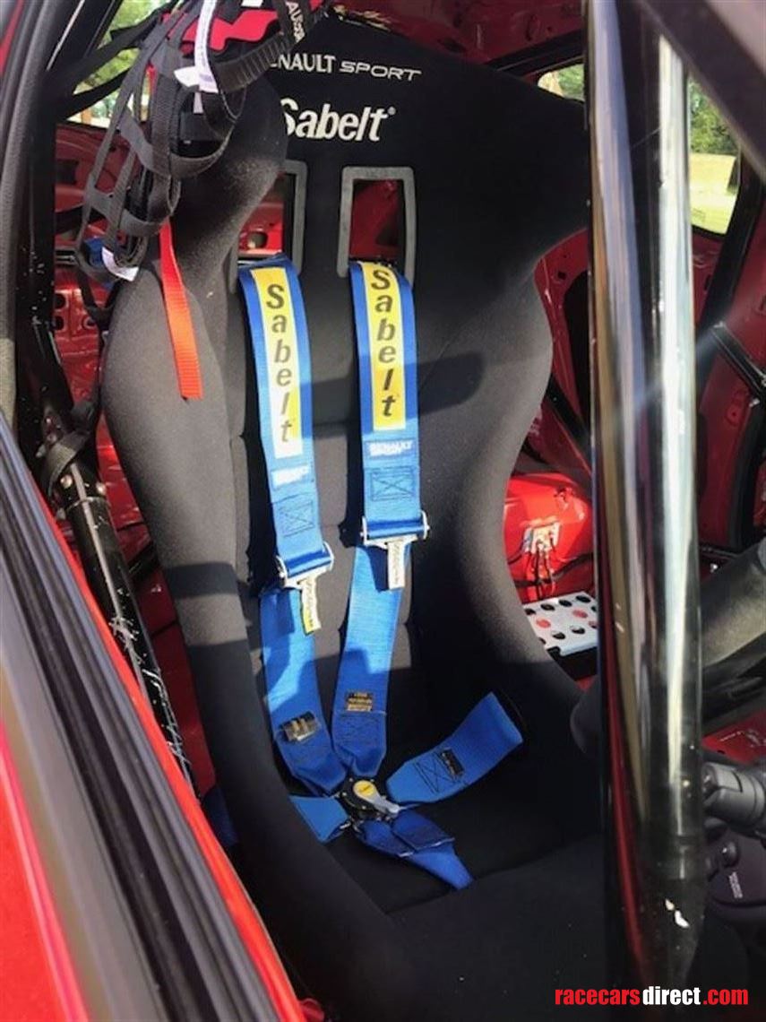 renault-clio-cup-racetrack-car