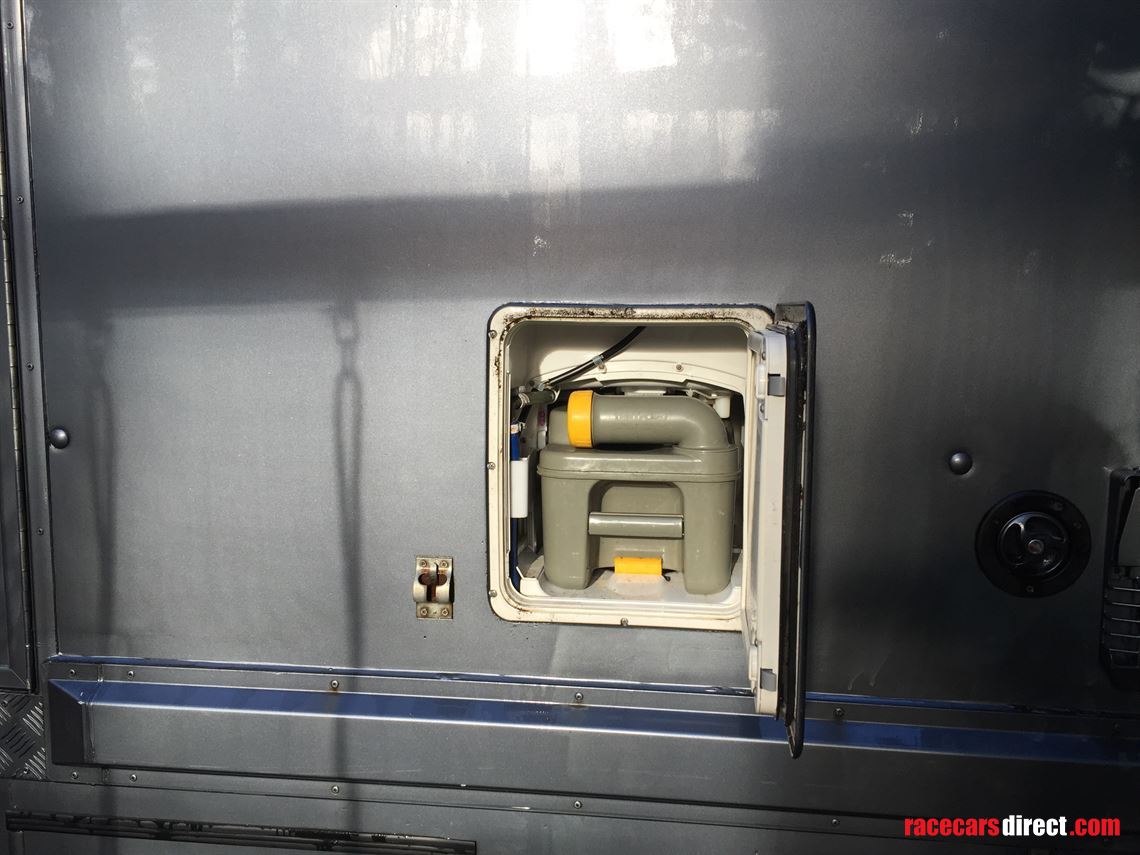 mercedes-atego-transporter-with-accommodation