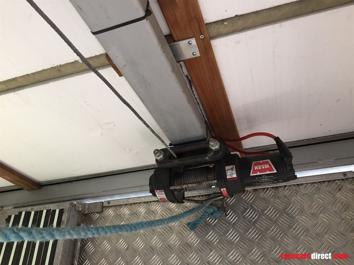 mercedes-atego-transporter-with-accommodation