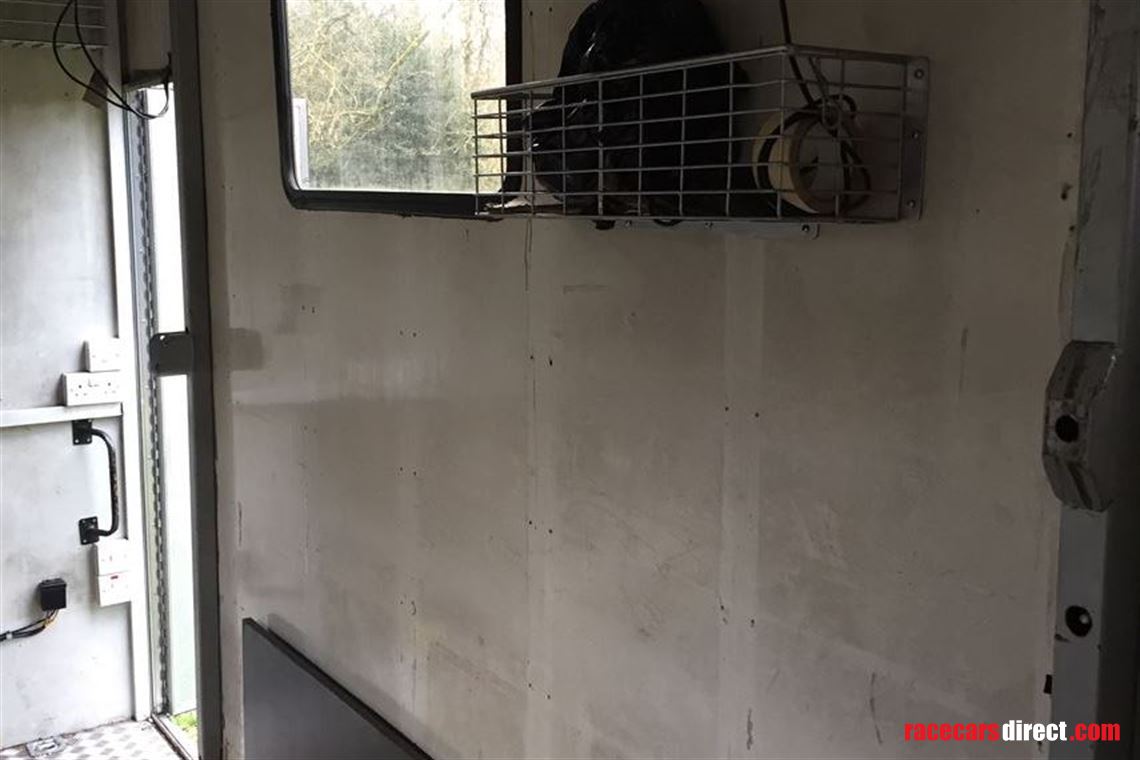 mercedes-atego-transporter-with-accommodation