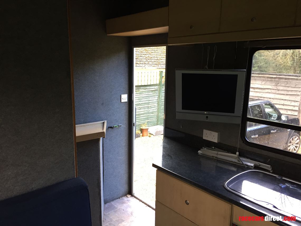 mercedes-atego-transporter-with-accommodation