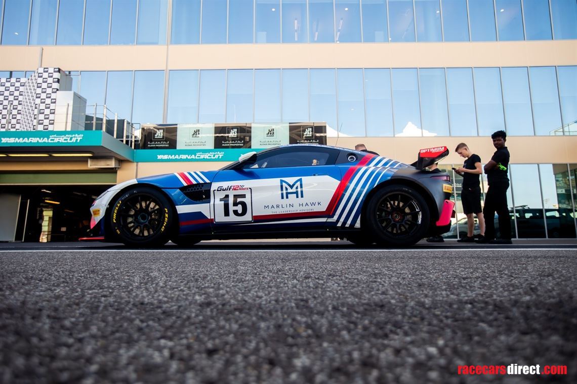 aston-martin-gt4-2019-with-2020-hot-climate-k