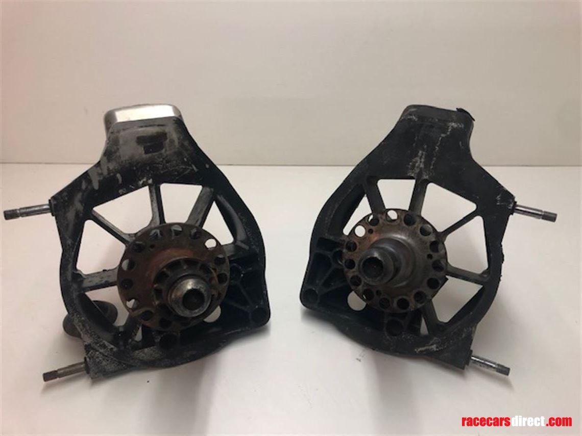 uprights-with-centre-lock-hubs