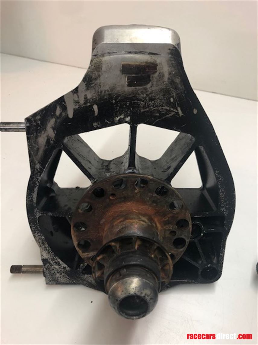 uprights-with-centre-lock-hubs