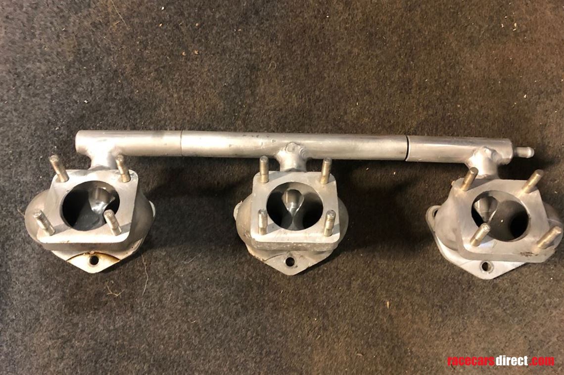 mint-austin-healey-3000-triple-su-intake-mani