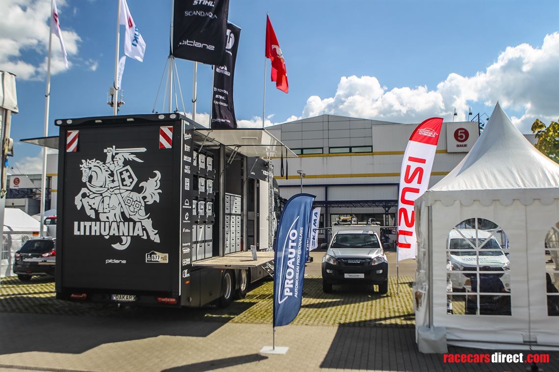 man-v8-tgx-680-hp-6x4-stunning-service-living