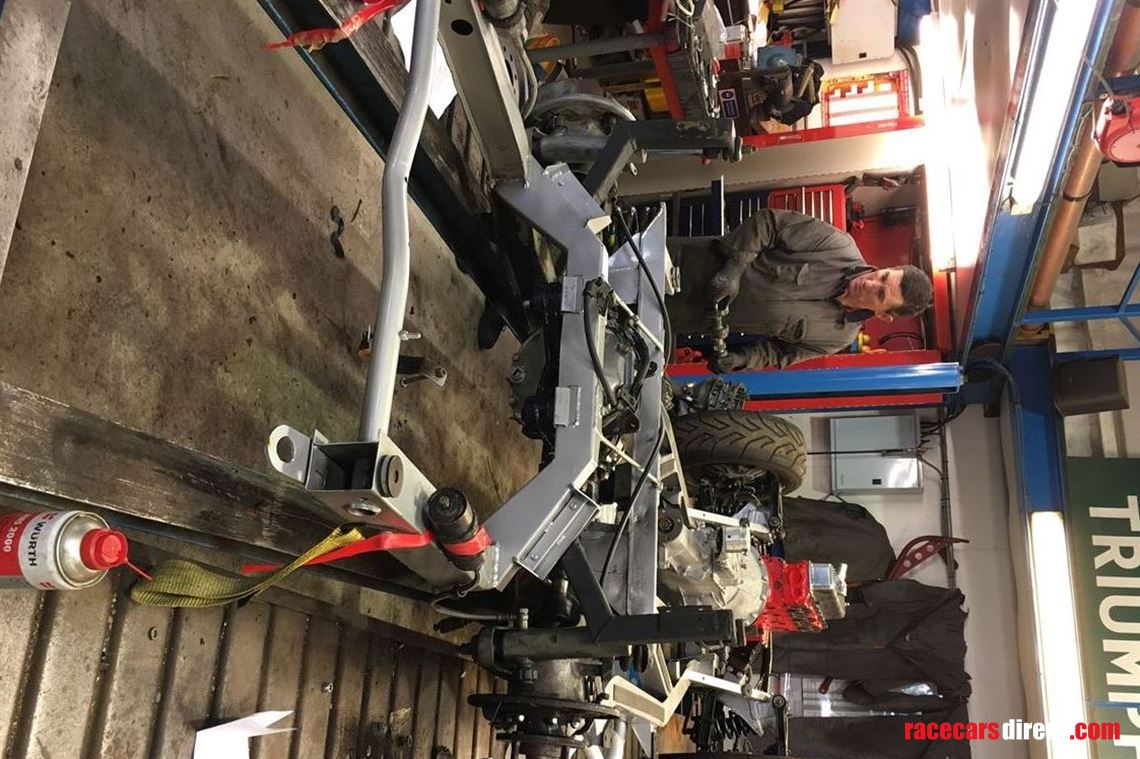 triumph-tr5-1969-long-successful-pedigree-roa