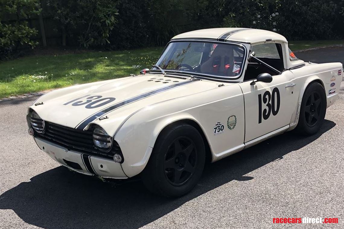 triumph-tr5-1969-long-successful-pedigree-roa