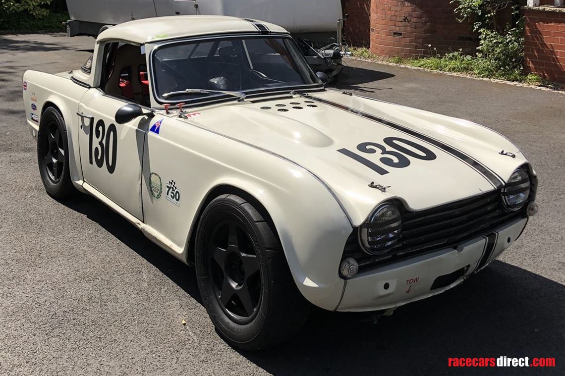 triumph-tr5-1969-long-successful-pedigree-roa