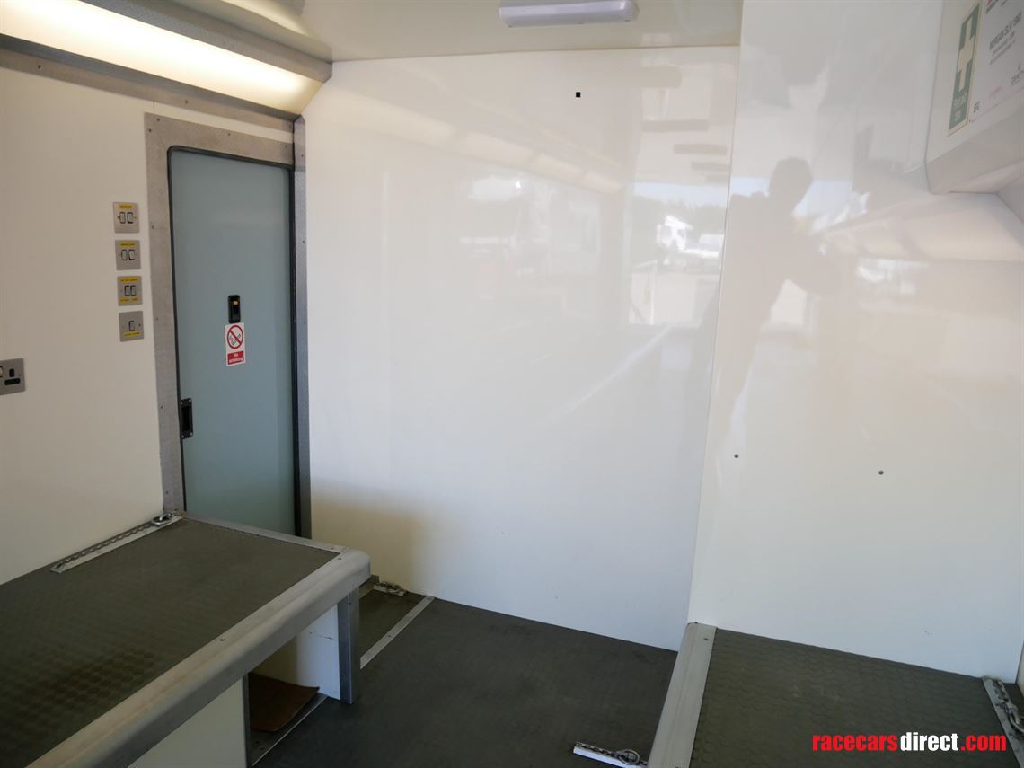 hopkins-3-car-transporter-with-living