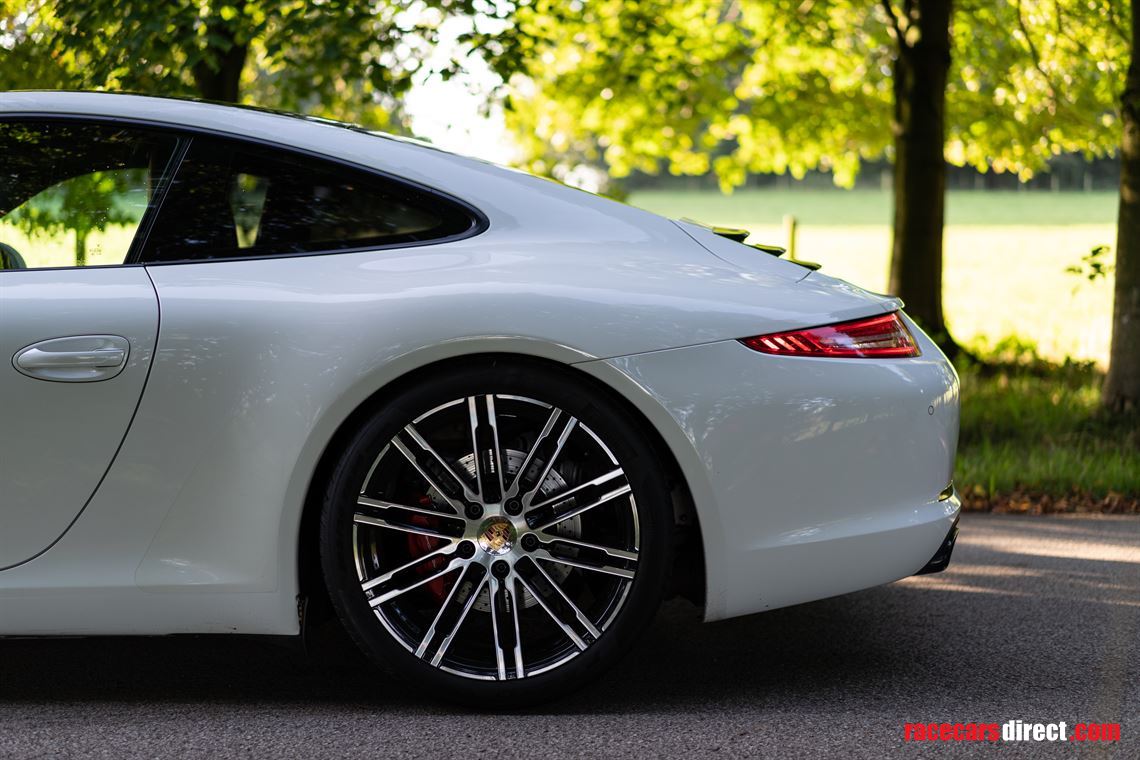 porsche-911-991-carrera