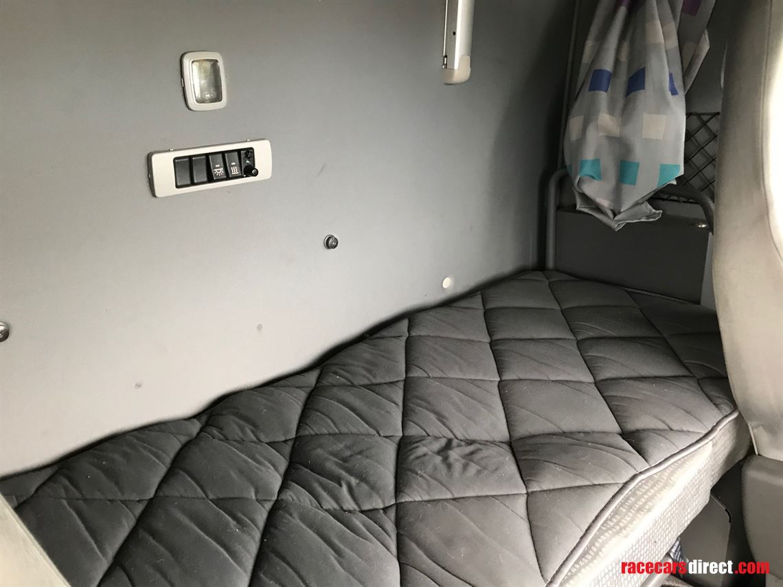 volvo-fh12-globetrotter-2003-with-only-156392