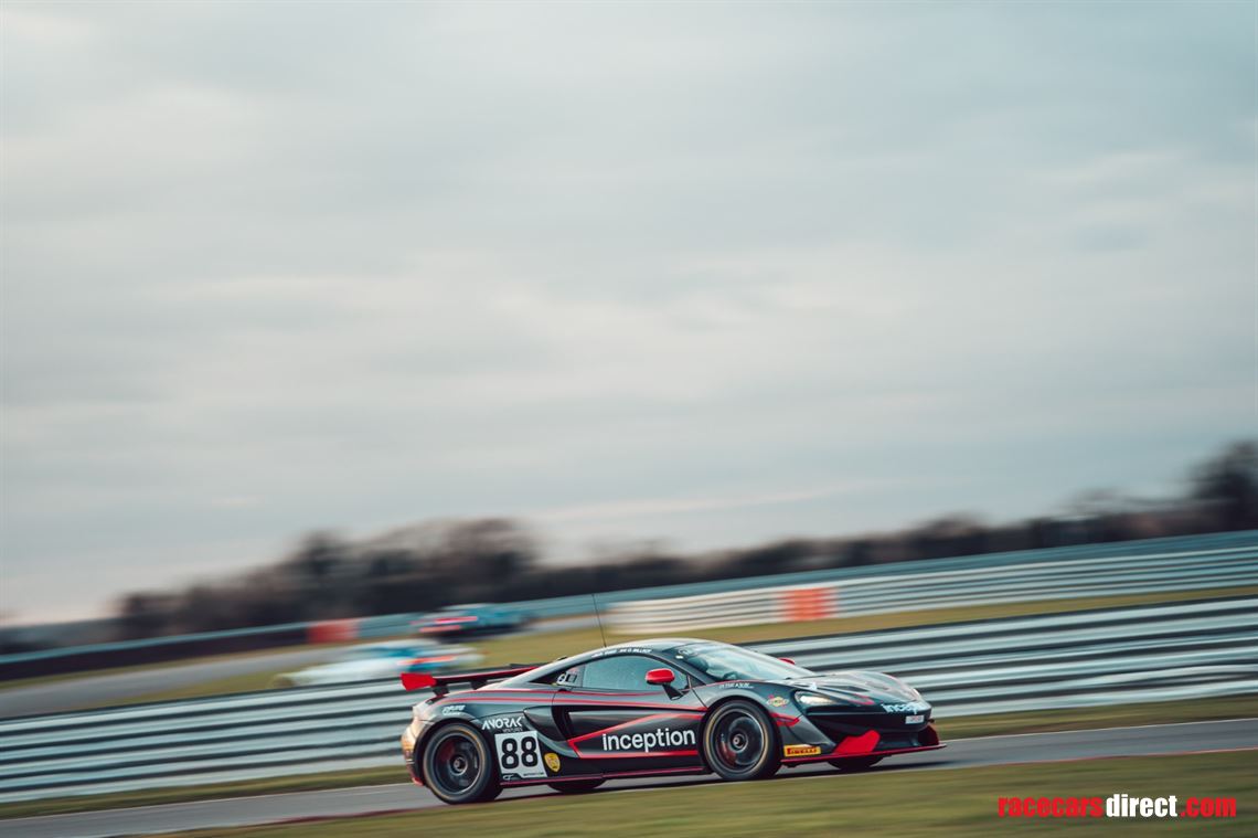 mclaren-570-gt4-2020