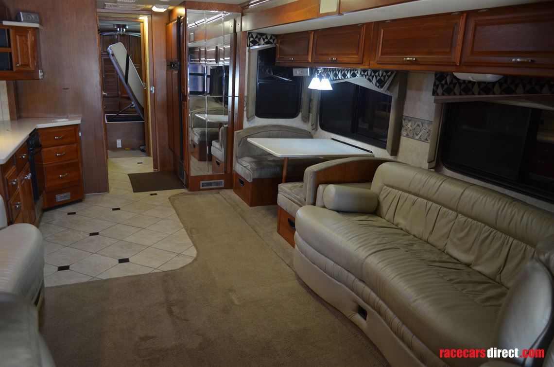 fleetwood-revolution-with-viewing-platform