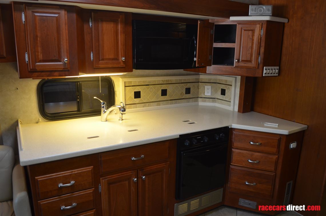 fleetwood-revolution-with-viewing-platform