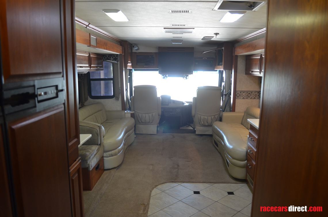 fleetwood-revolution-with-viewing-platform