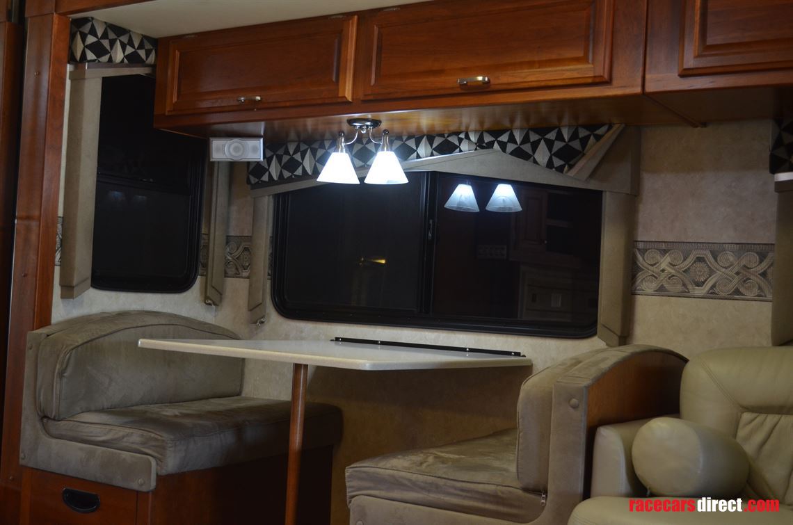 fleetwood-revolution-with-viewing-platform