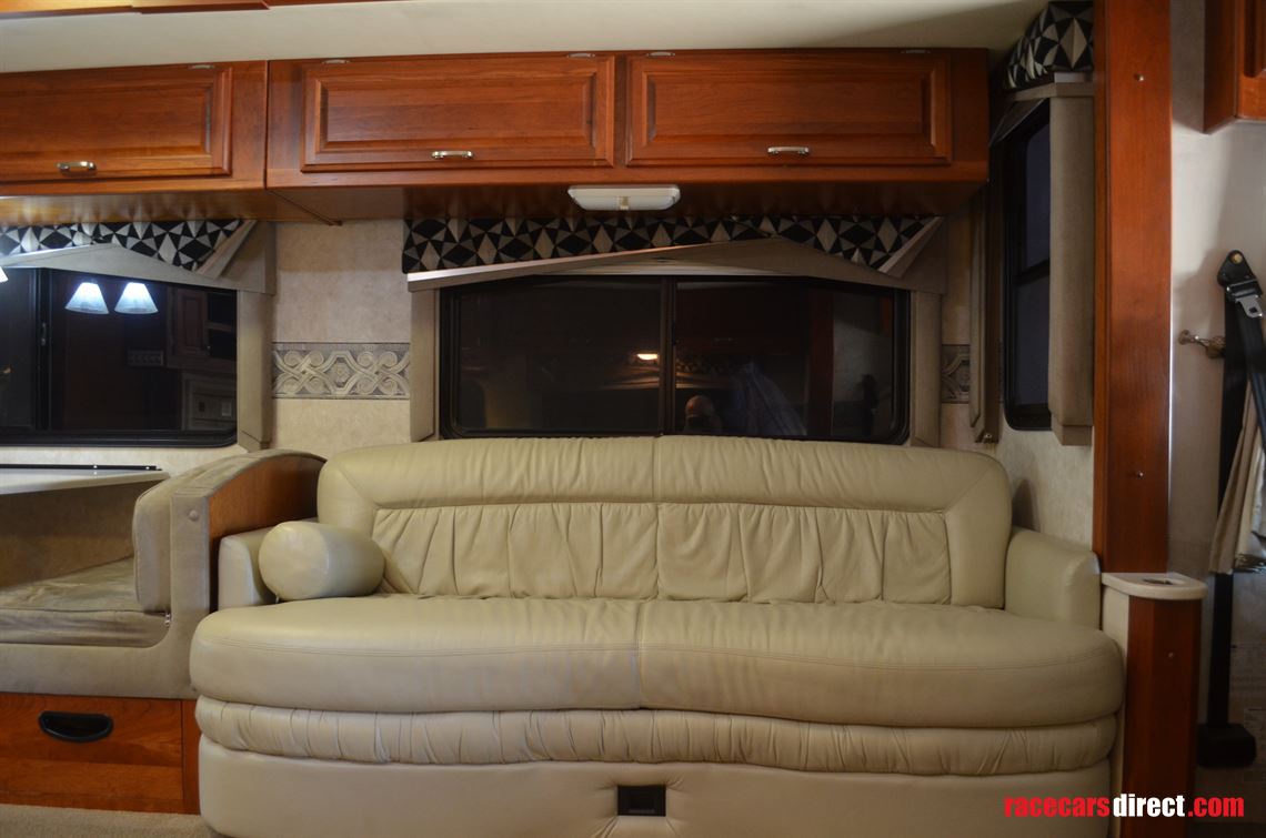 fleetwood-revolution-with-viewing-platform