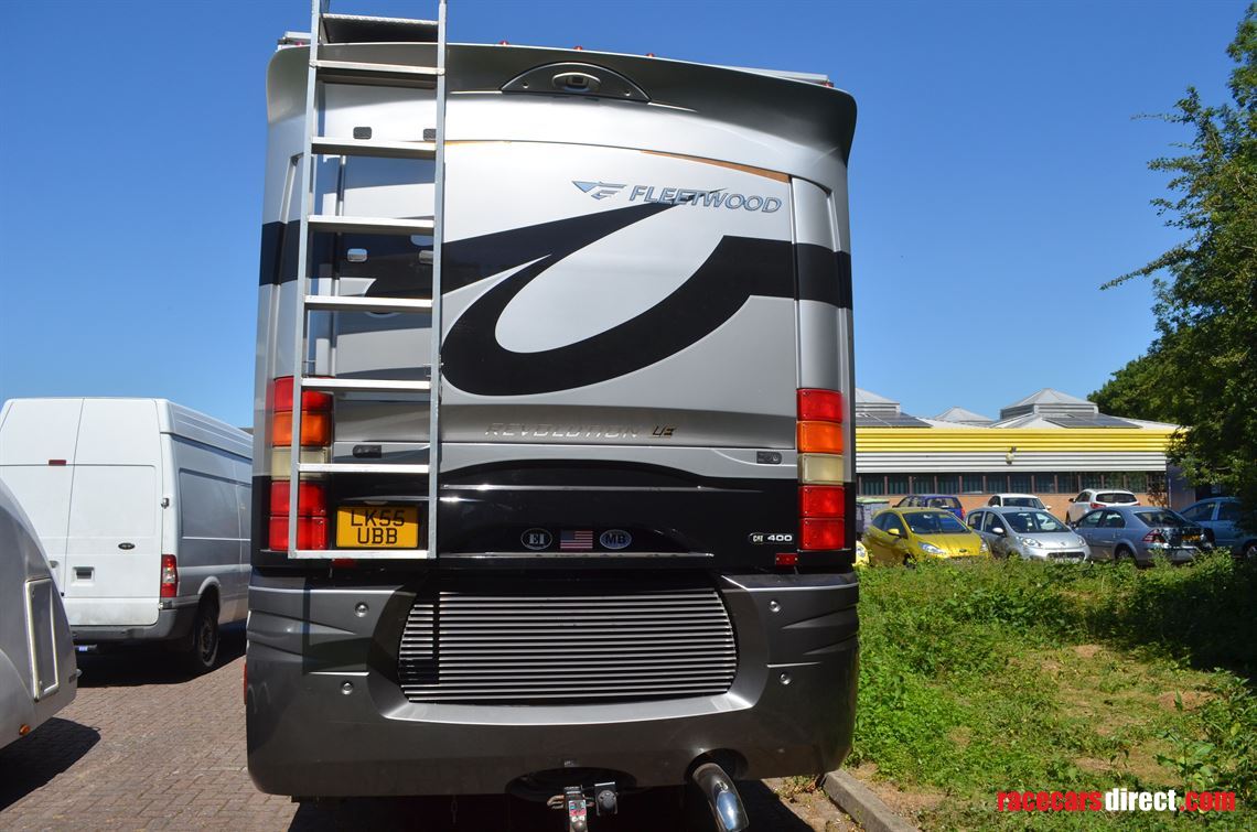 fleetwood-revolution-with-viewing-platform