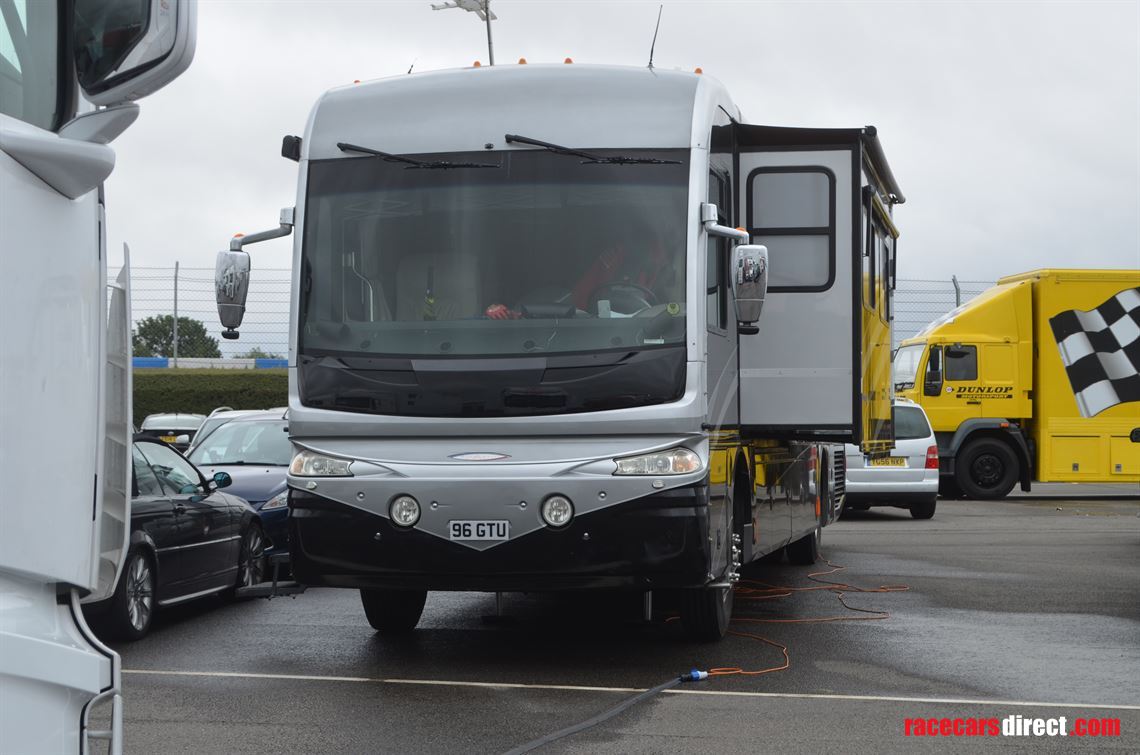 fleetwood-revolution-with-viewing-platform