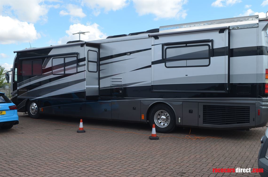 fleetwood-revolution-with-viewing-platform