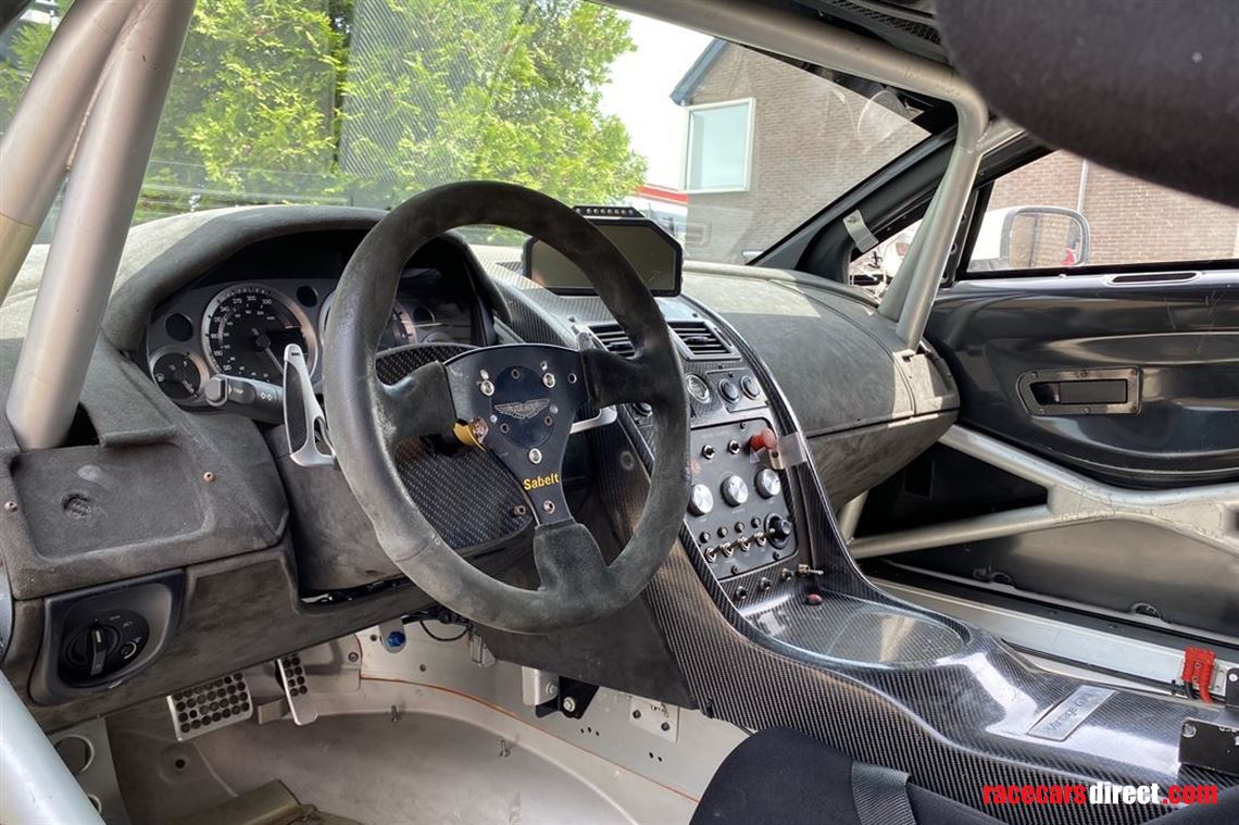 2009-aston-martin-vantage-gt4