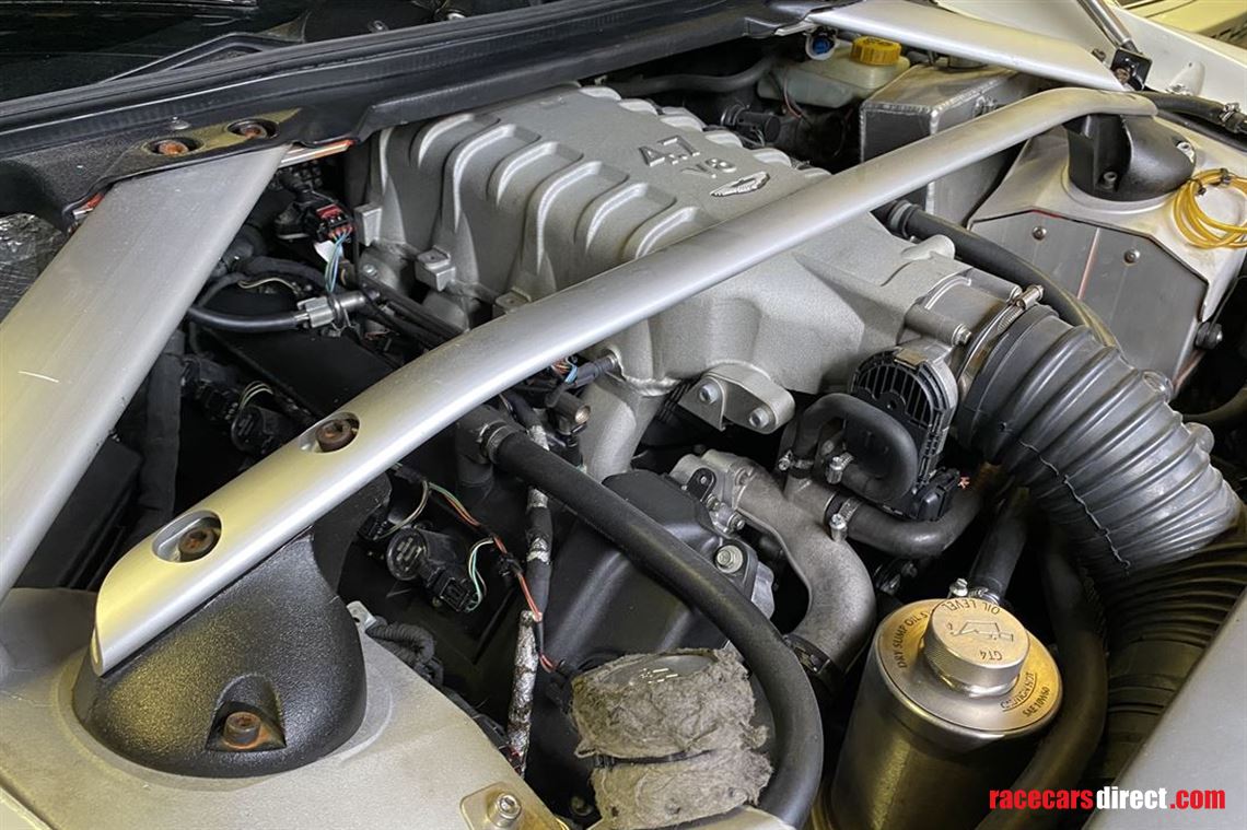 2009-aston-martin-vantage-gt4