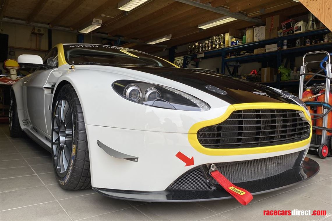 2009-aston-martin-vantage-gt4