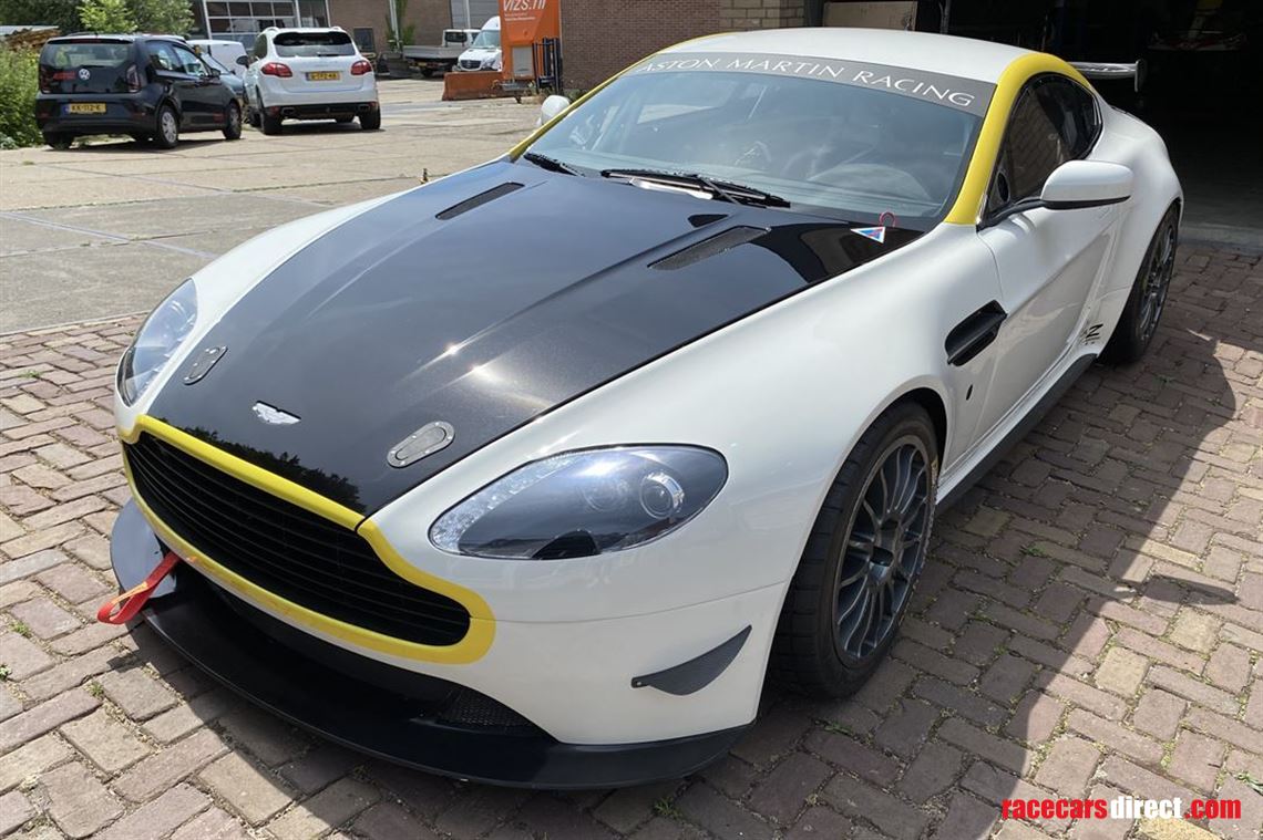 2009-aston-martin-vantage-gt4