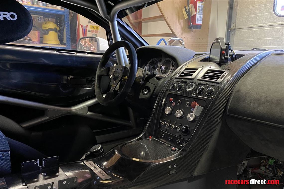 2009-aston-martin-vantage-gt4