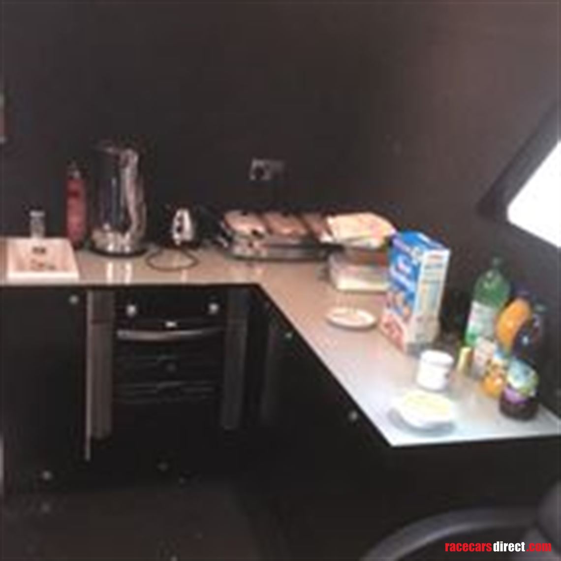 4-car-race-transporter-with-living-hospitalit