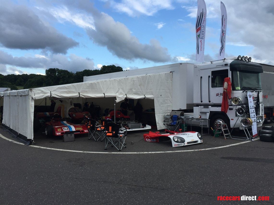 4-car-race-transporter-with-living-hospitalit